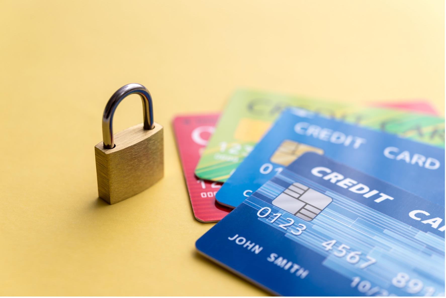 クレジットカードの不正利用の手段とは？とるべき対策を解説